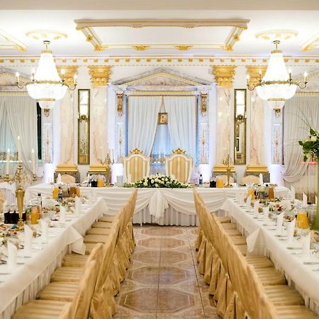 Hotel Ksiaze Poniatowski Lesznowola  Exteriér fotografie