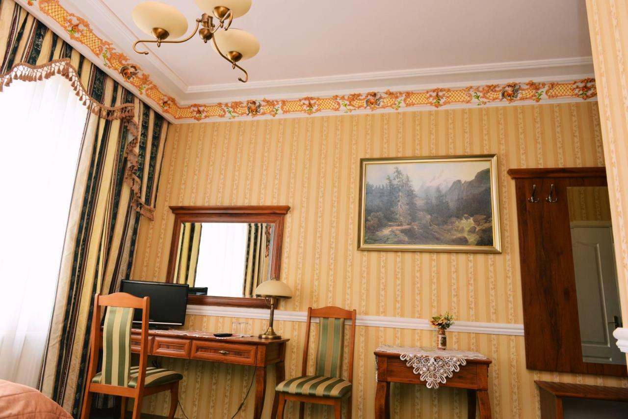 Hotel Ksiaze Poniatowski Lesznowola  Exteriér fotografie