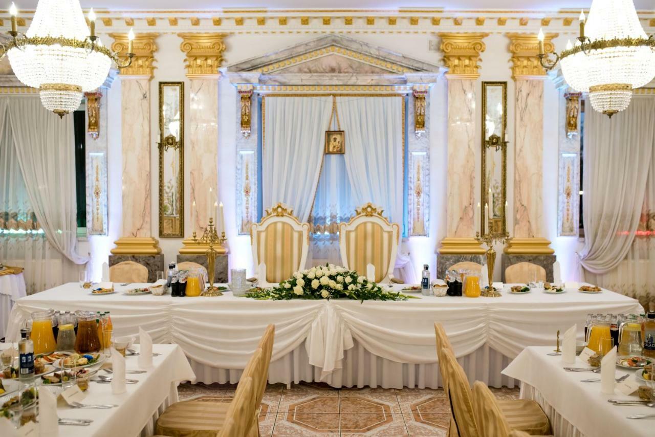 Hotel Ksiaze Poniatowski Lesznowola  Exteriér fotografie